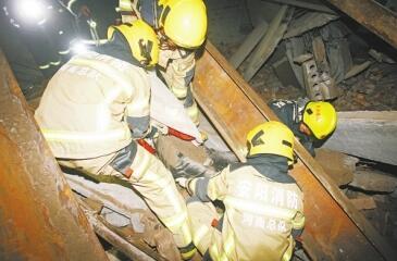 安阳在建5层楼坍塌两人当场身亡 原因正在调查