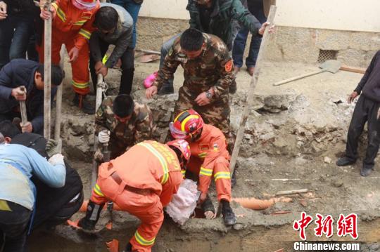 图为救援现场。　迪庆消防提供　摄
